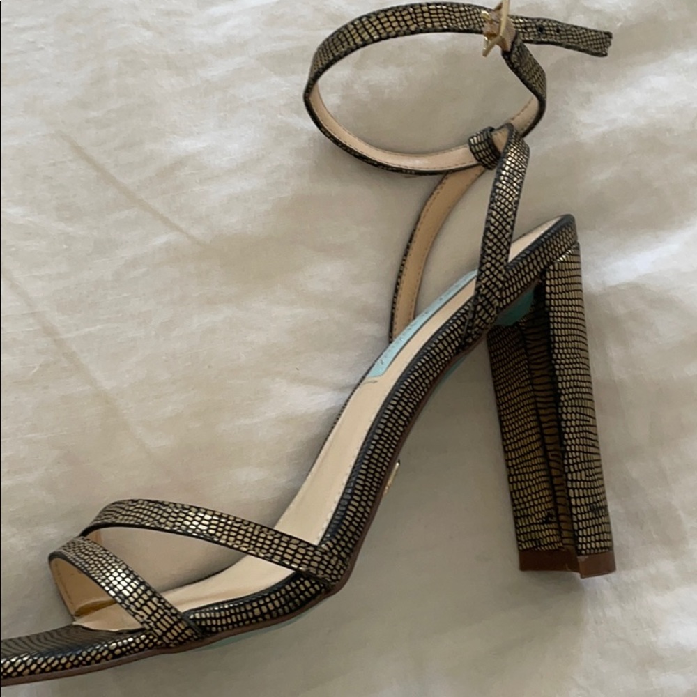 Gently loved gold heels